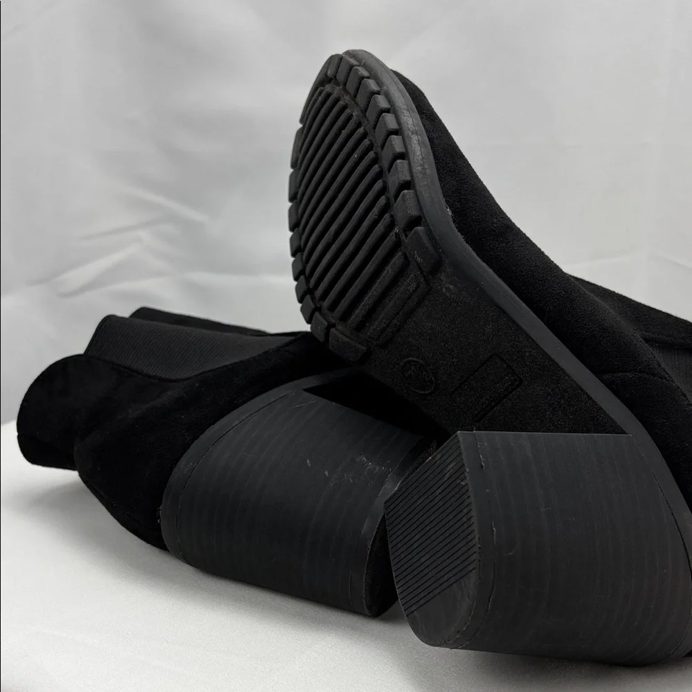 Merona Women’s Sz7.5 Black Suede Chunky Heel Ankle‎ Booties #0235